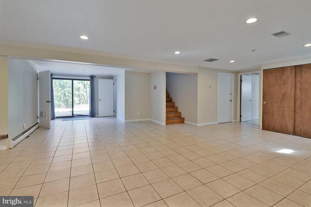 3005 SAYRE ROAD