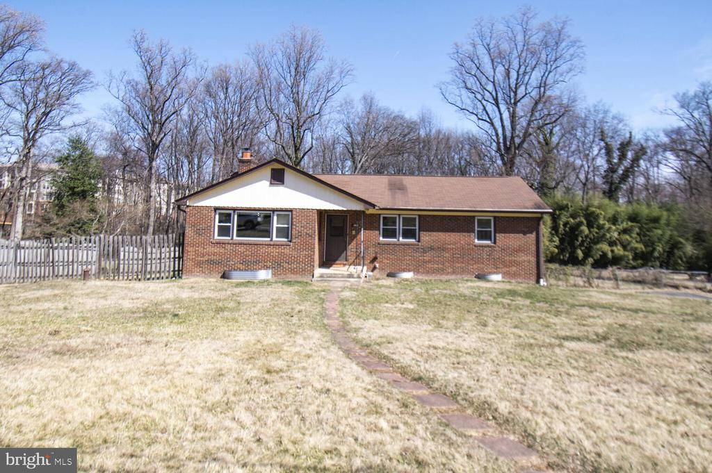 3005 SAYRE ROAD