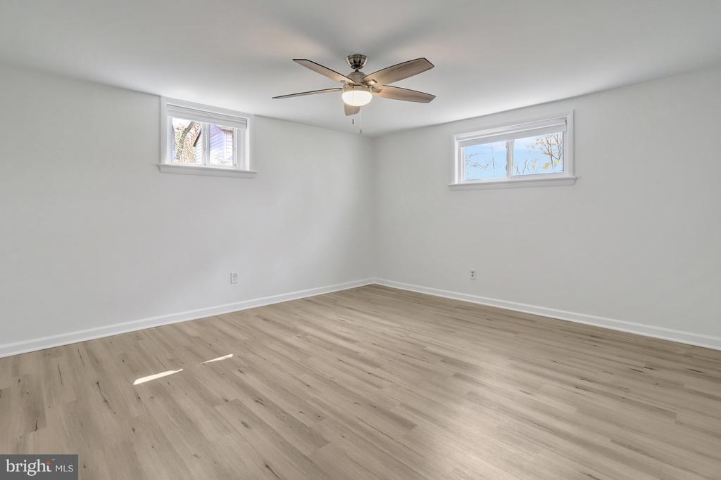 8512 WAGON WHEEL ROAD