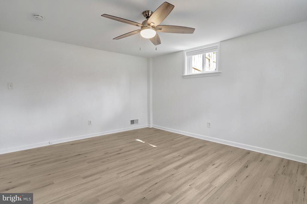 8512 WAGON WHEEL ROAD