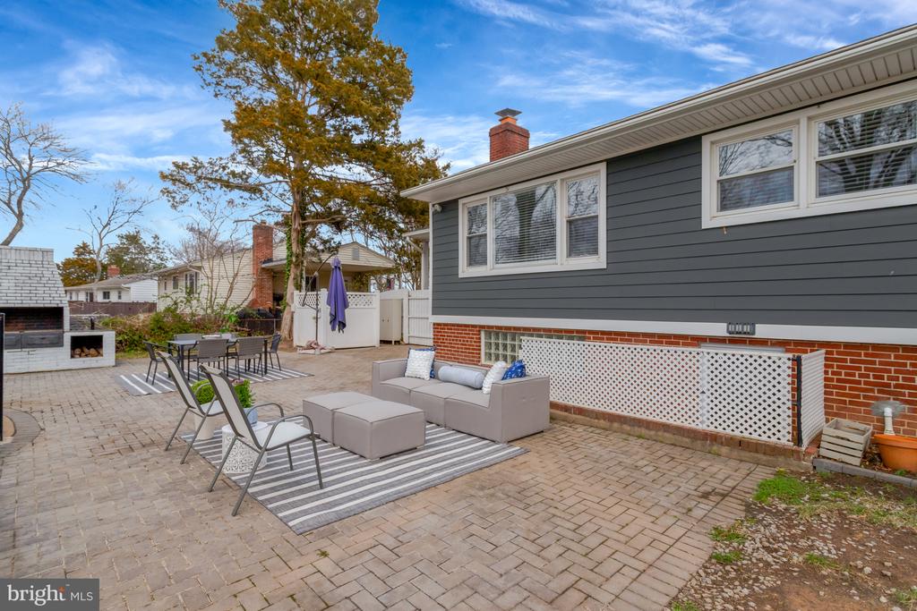 8512 WAGON WHEEL ROAD