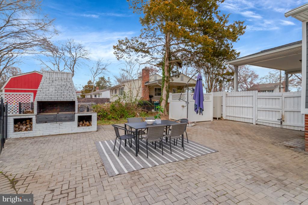 8512 WAGON WHEEL ROAD