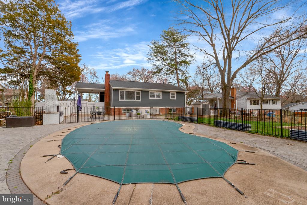 8512 WAGON WHEEL ROAD