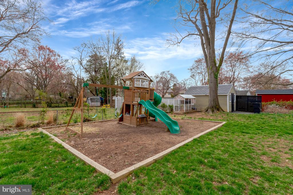 8512 WAGON WHEEL ROAD