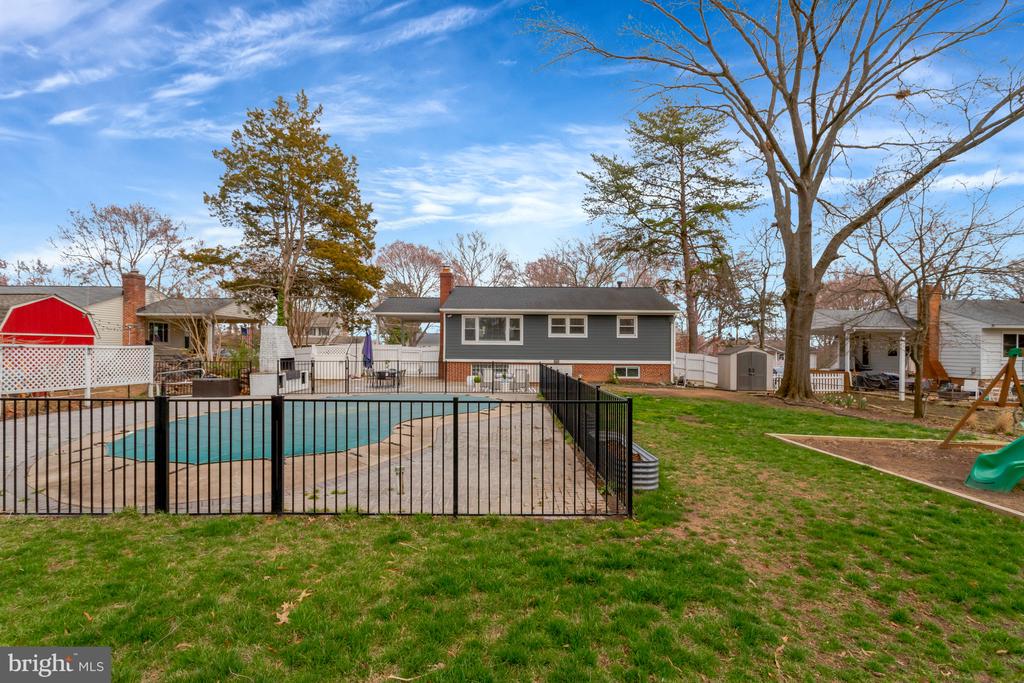 8512 WAGON WHEEL ROAD
