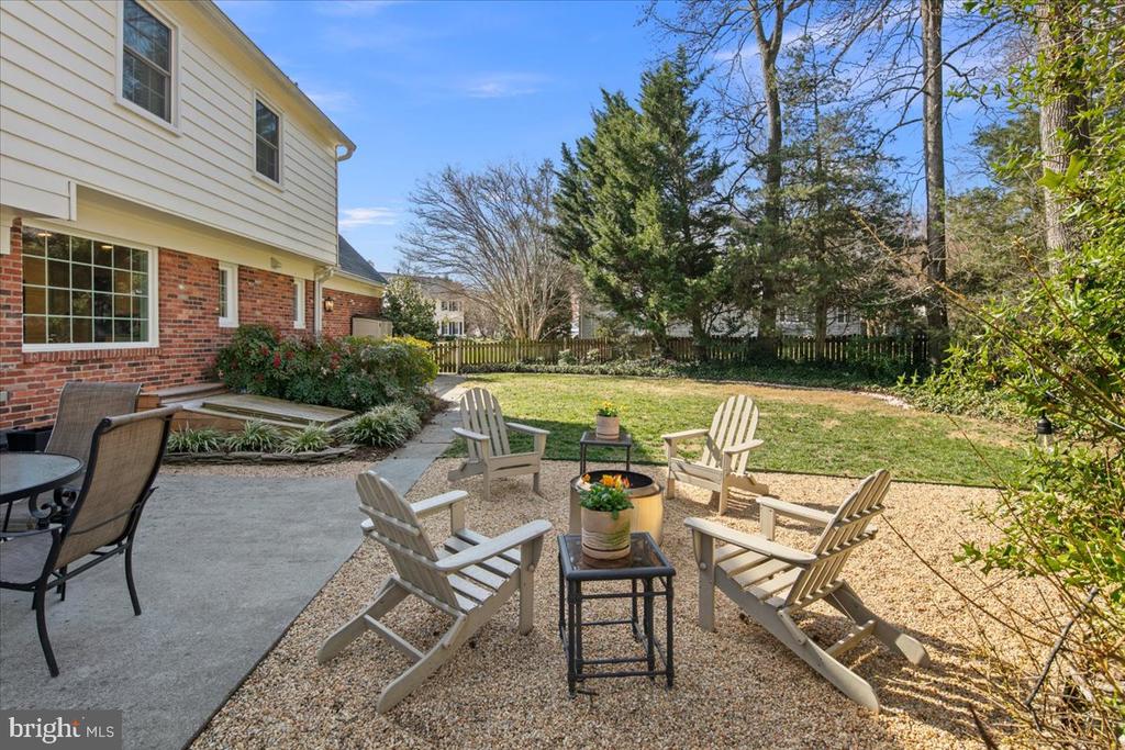 3718 CARRIAGE HOUSE COURT