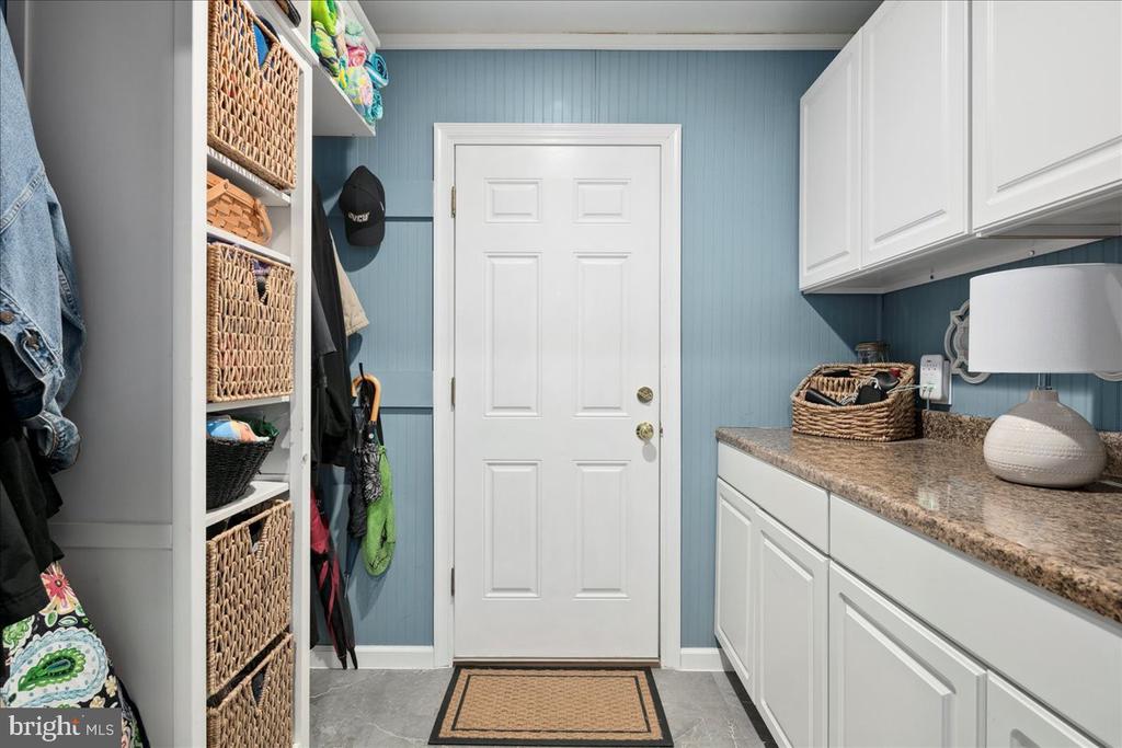 3718 CARRIAGE HOUSE COURT