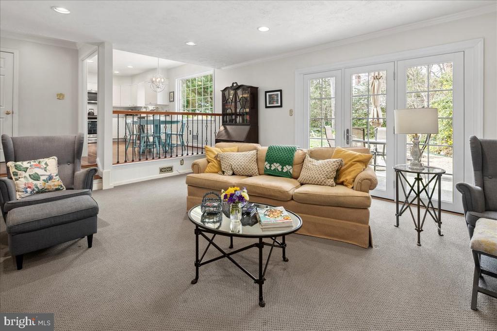 3718 CARRIAGE HOUSE COURT