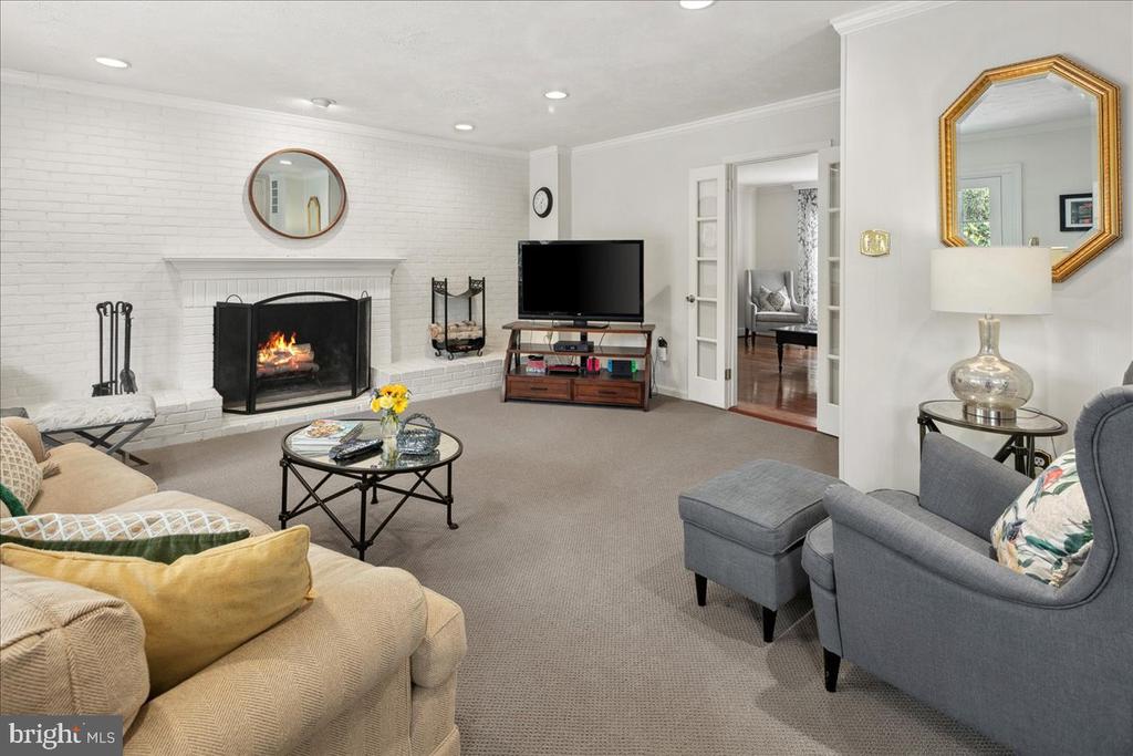 3718 CARRIAGE HOUSE COURT