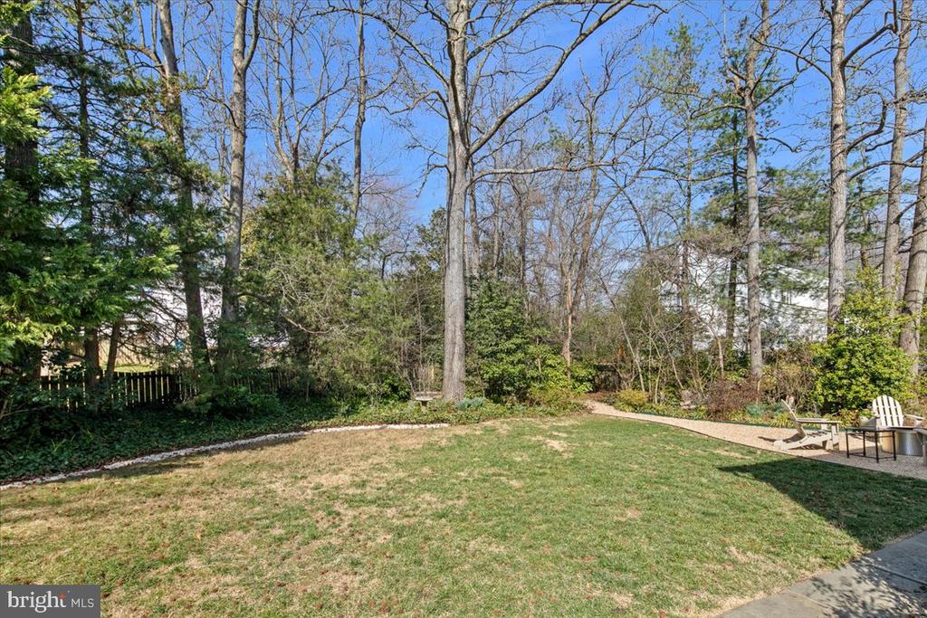 3718 CARRIAGE HOUSE COURT