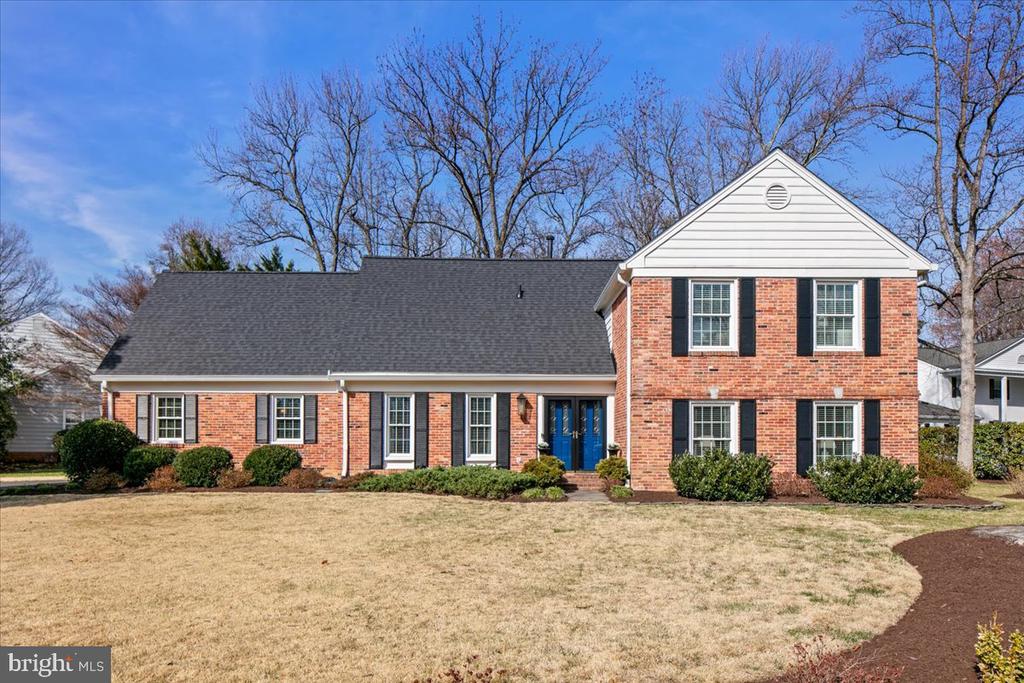 3718 CARRIAGE HOUSE COURT