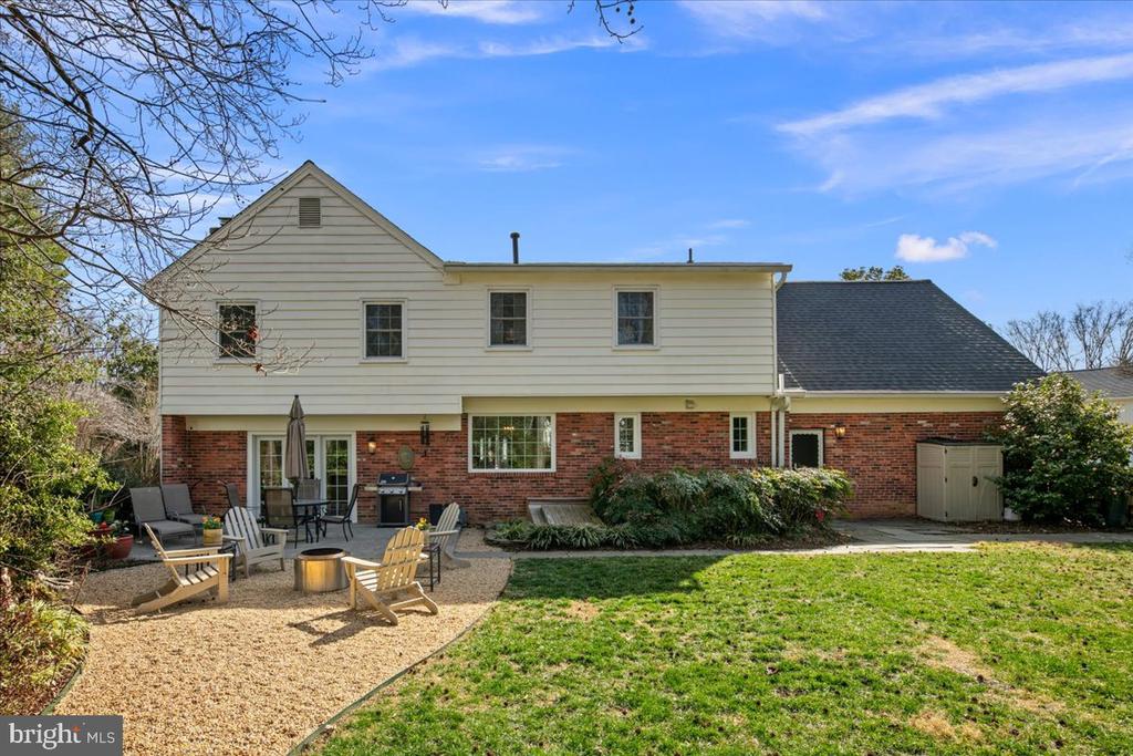 3718 CARRIAGE HOUSE COURT