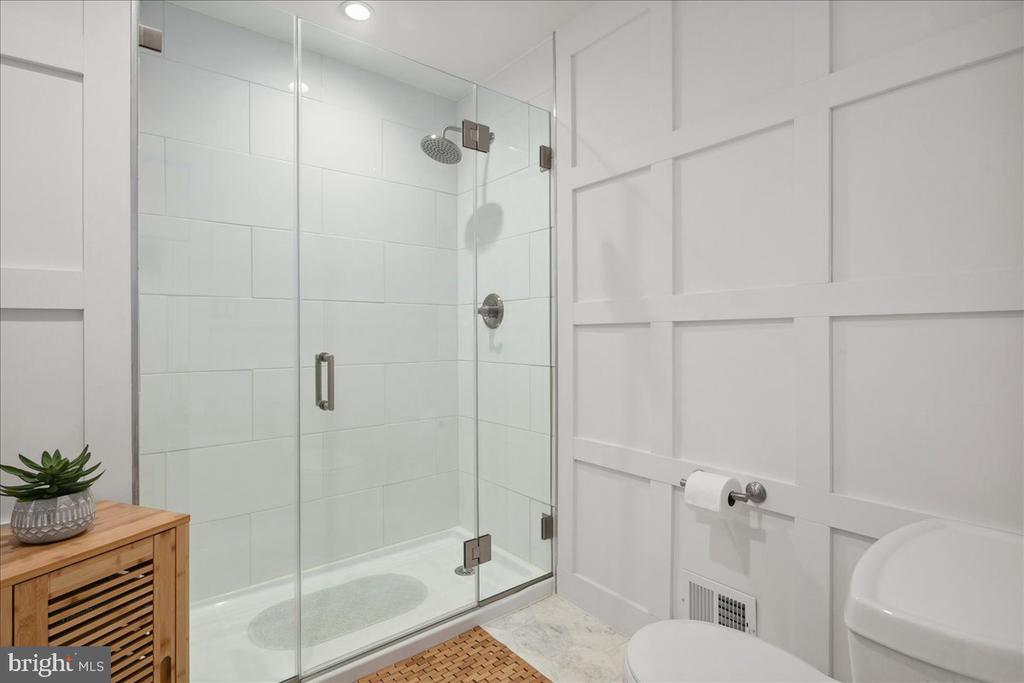 3718 CARRIAGE HOUSE COURT