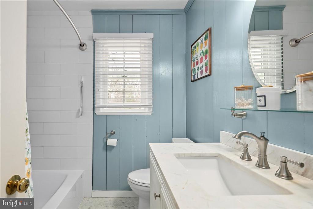 3718 CARRIAGE HOUSE COURT