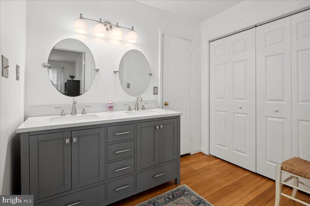 3718 CARRIAGE HOUSE COURT