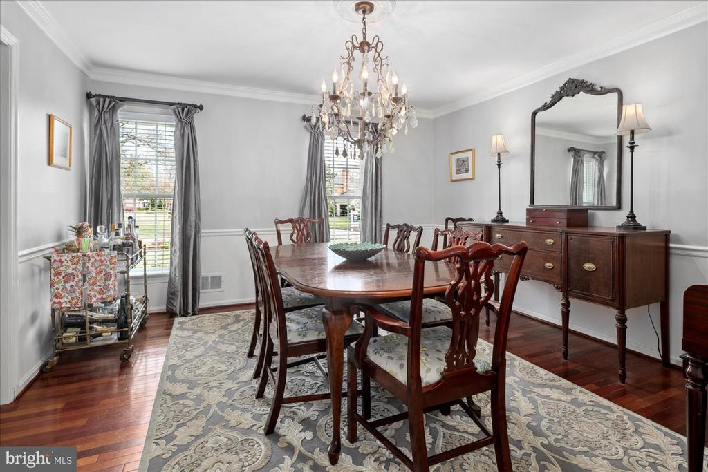 3718 CARRIAGE HOUSE COURT