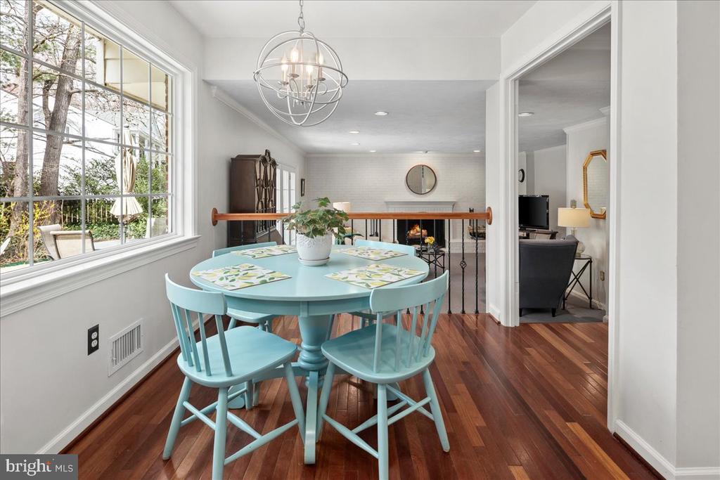 3718 CARRIAGE HOUSE COURT