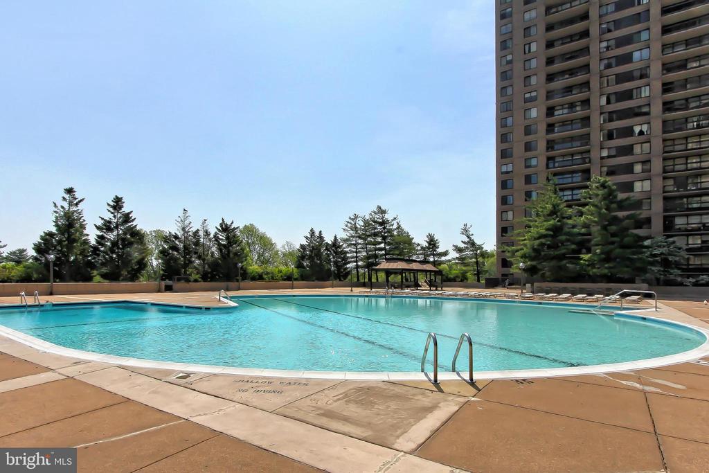 3705 S GEORGE MASON DRIVE 2112S