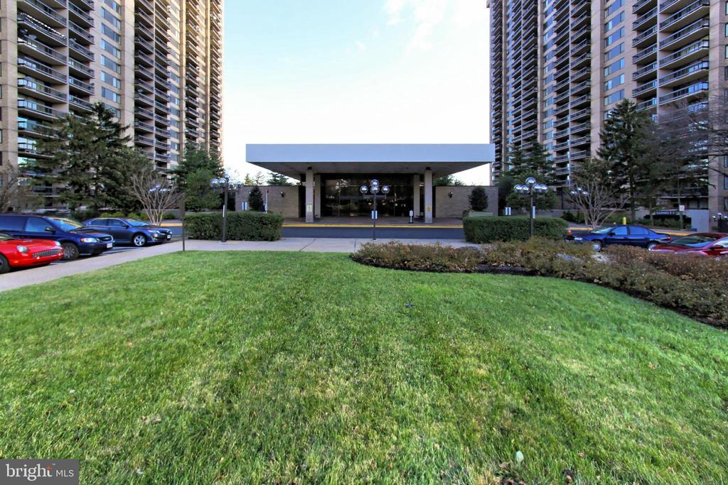 3705 S GEORGE MASON DRIVE 2112S