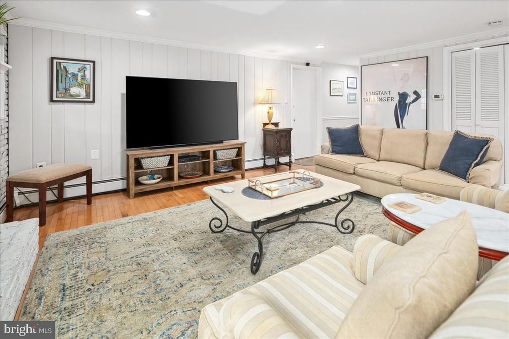 3801 DENSMORE COURT