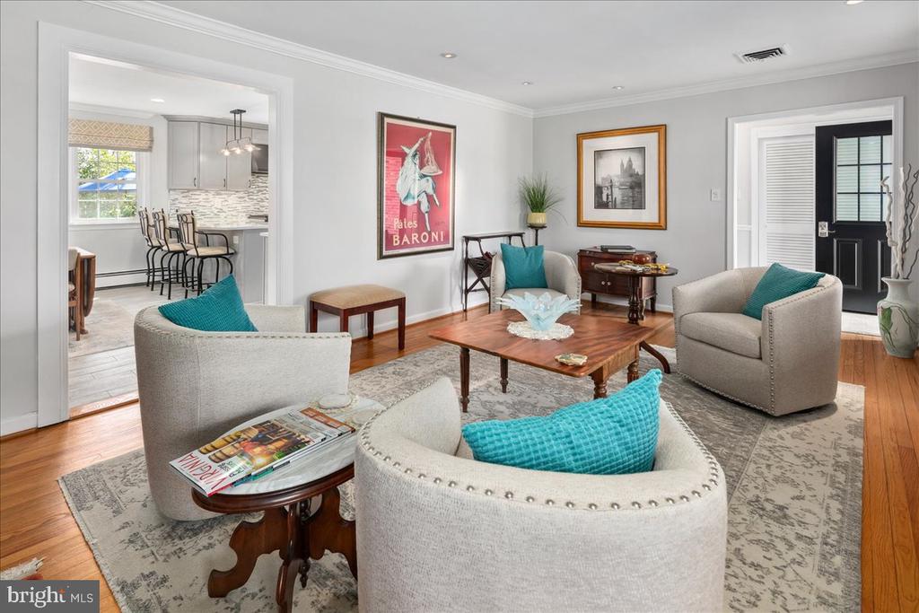 3801 DENSMORE COURT