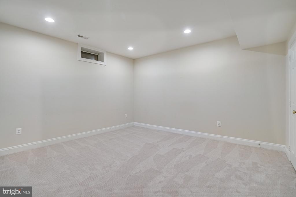 8043 WINSTEAD MANOR LANE