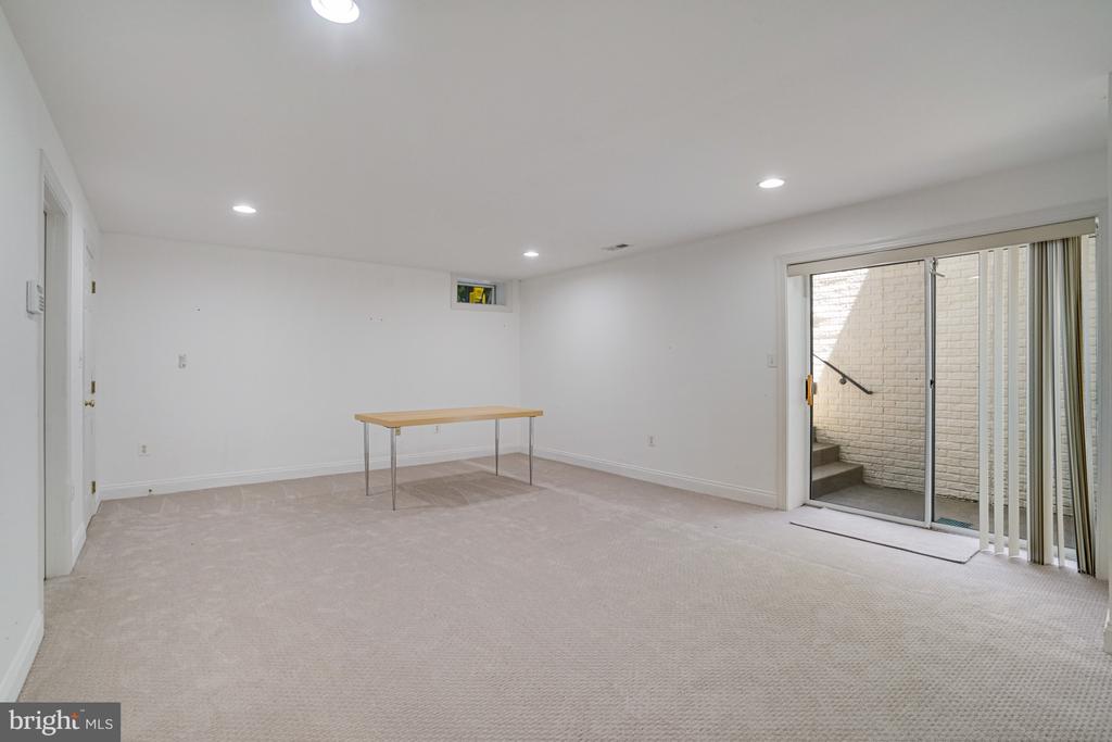 8043 WINSTEAD MANOR LANE