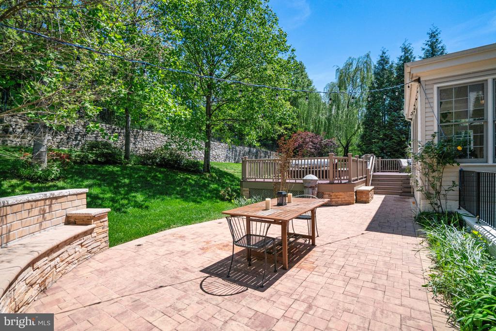 8043 WINSTEAD MANOR LANE
