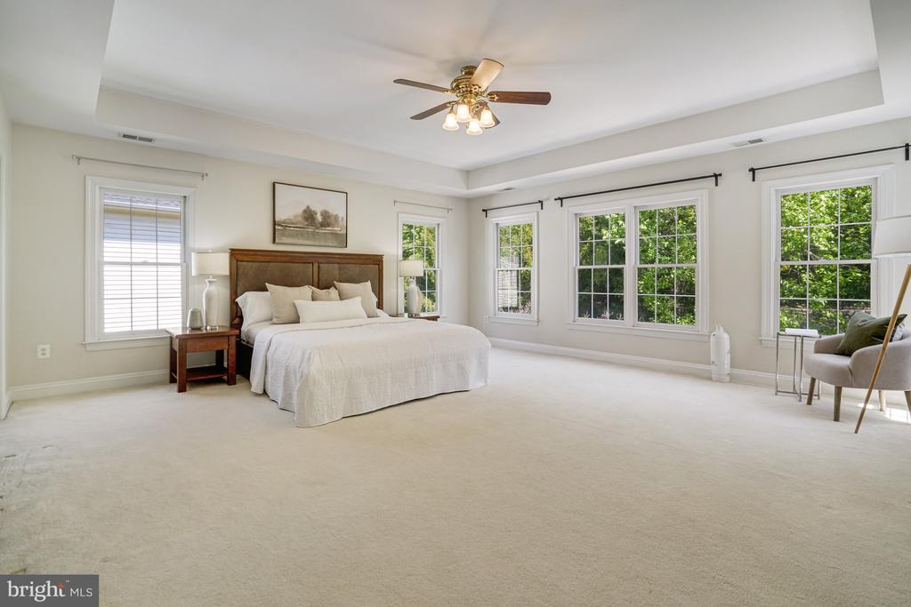 8043 WINSTEAD MANOR LANE