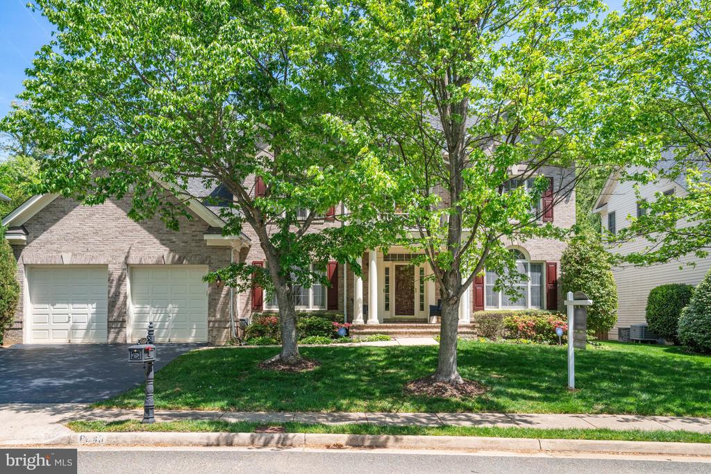 8043 WINSTEAD MANOR LANE