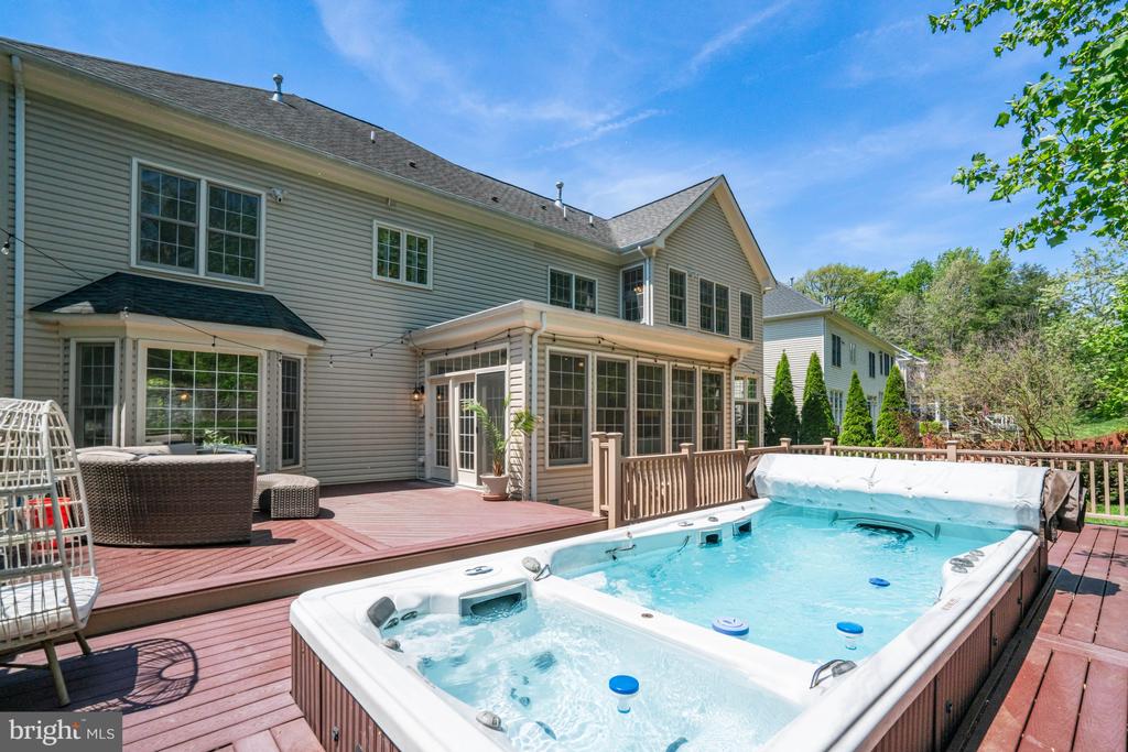 8043 WINSTEAD MANOR LANE