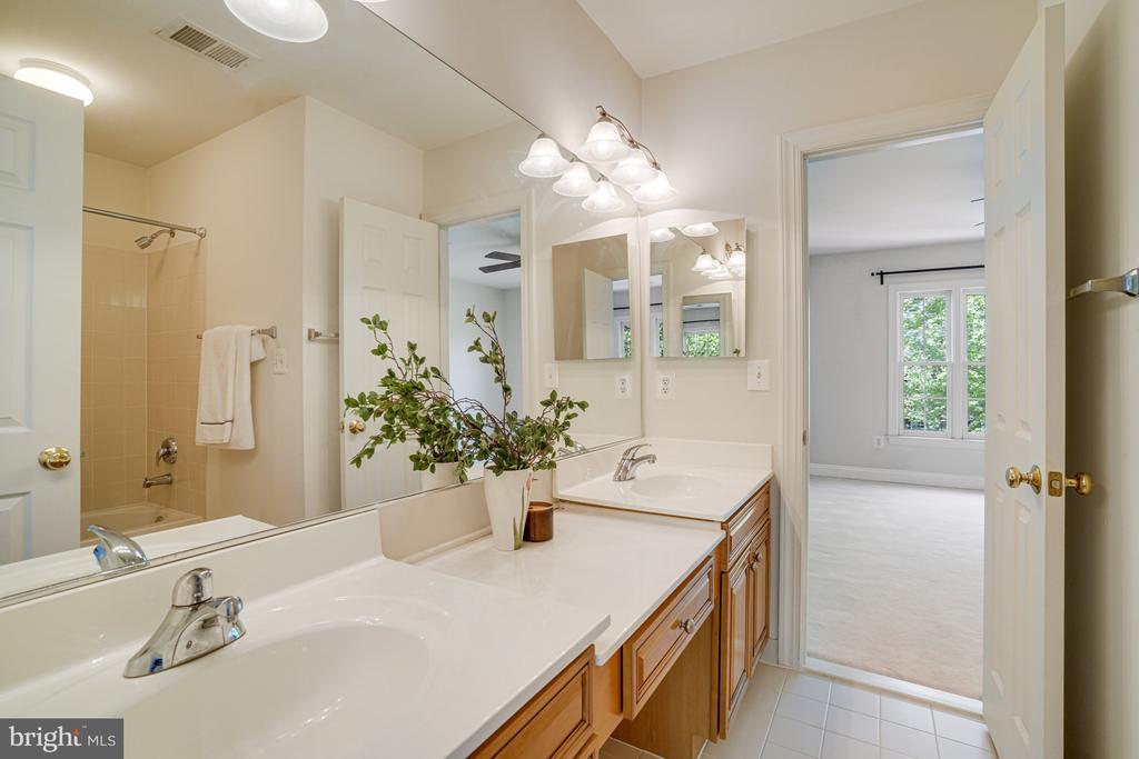 8043 WINSTEAD MANOR LANE