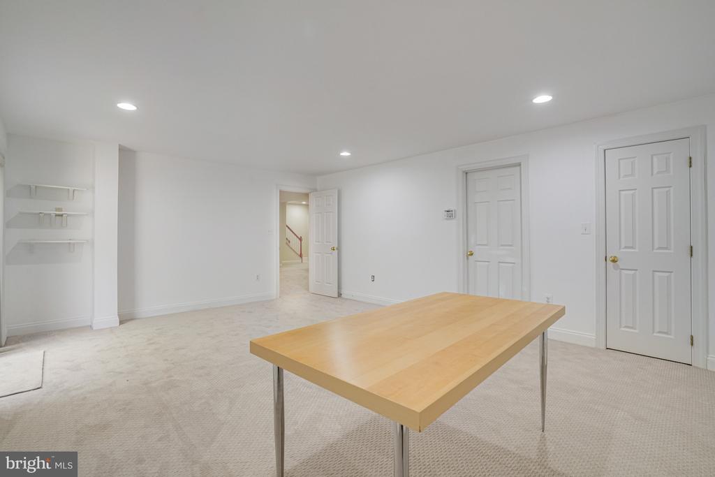 8043 WINSTEAD MANOR LANE