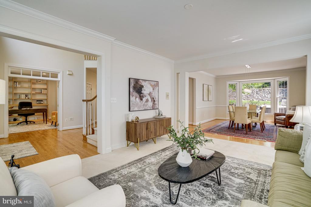 8043 WINSTEAD MANOR LANE