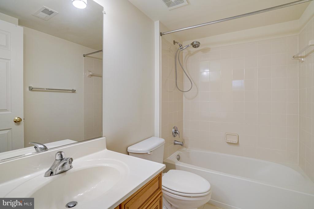8043 WINSTEAD MANOR LANE