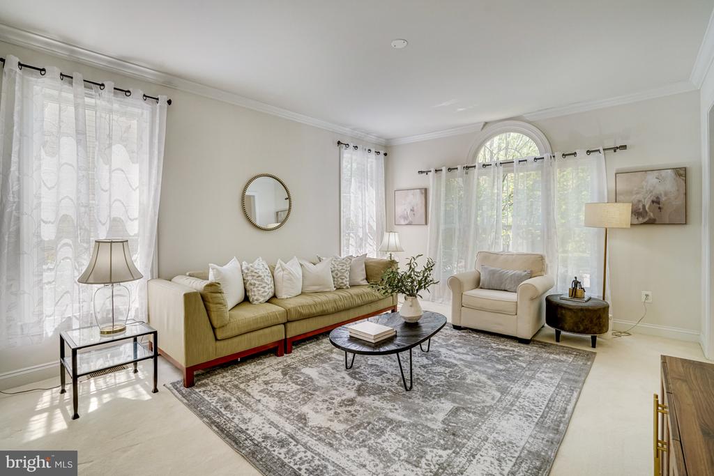 8043 WINSTEAD MANOR LANE