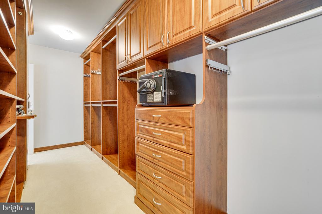 8043 WINSTEAD MANOR LANE
