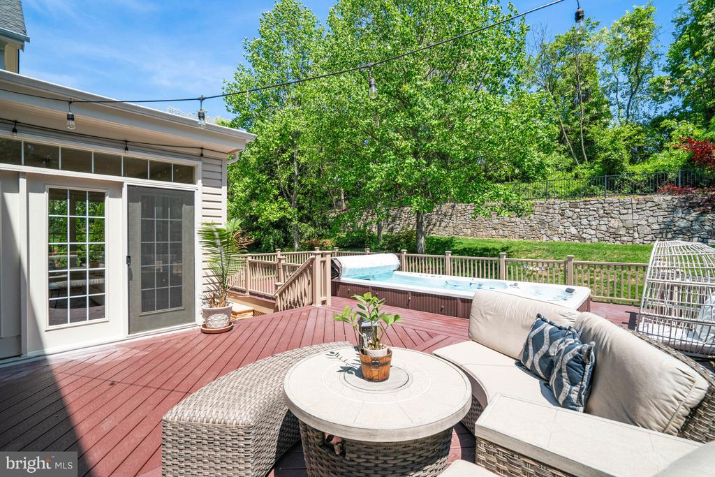 8043 WINSTEAD MANOR LANE