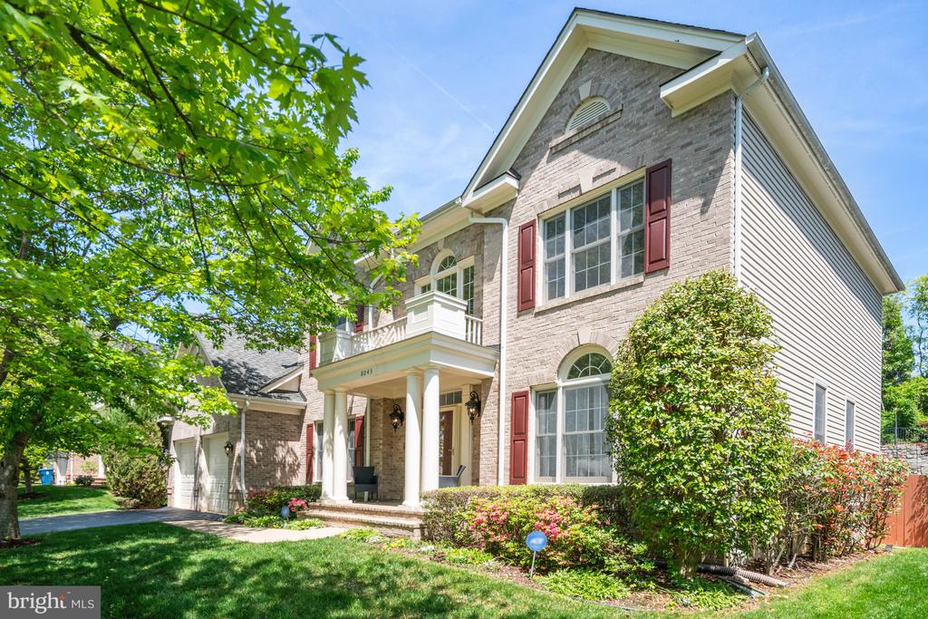 8043 WINSTEAD MANOR LANE