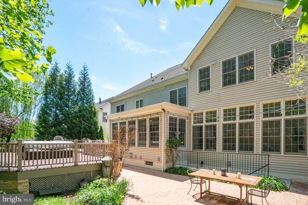 8043 WINSTEAD MANOR LANE
