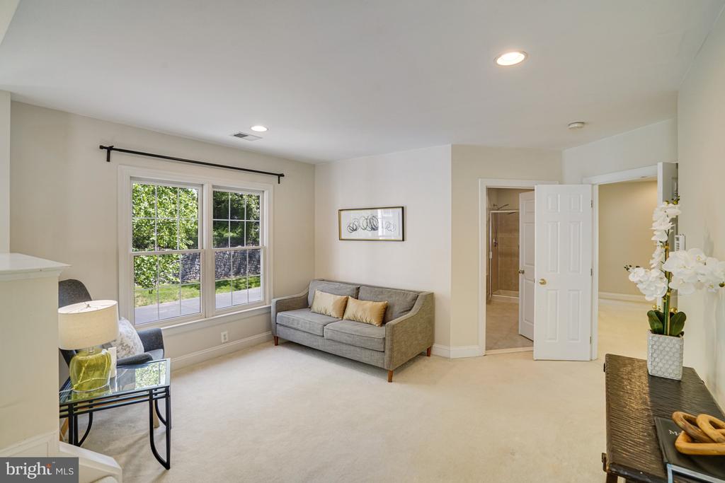 8043 WINSTEAD MANOR LANE