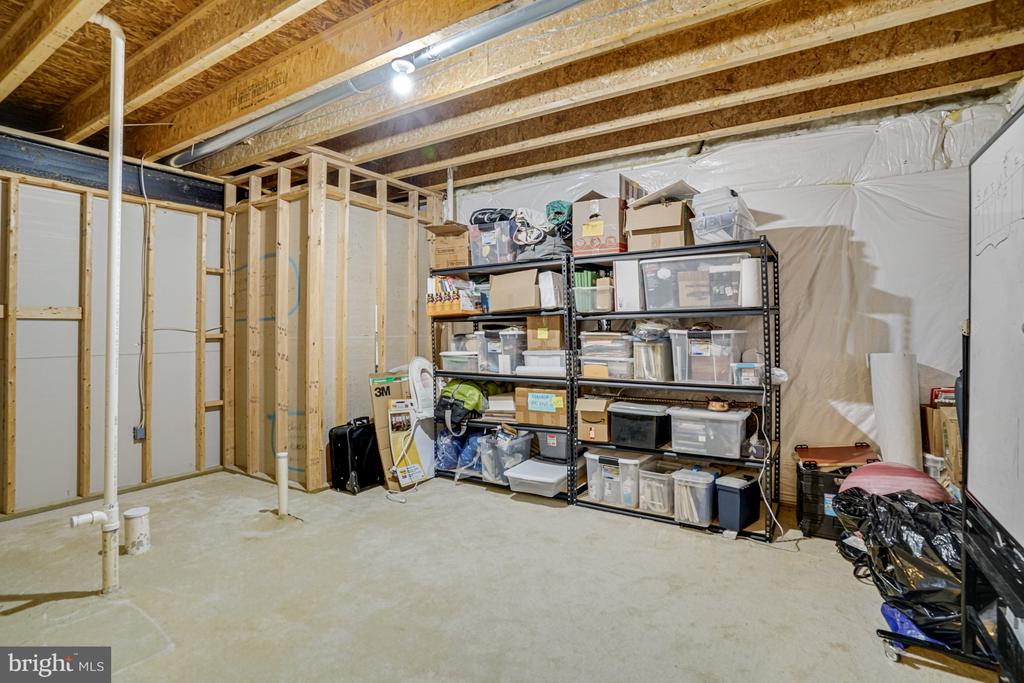 8043 WINSTEAD MANOR LANE