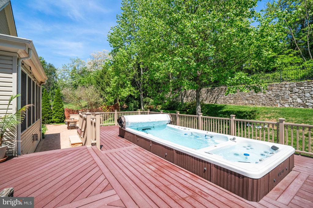 8043 WINSTEAD MANOR LANE