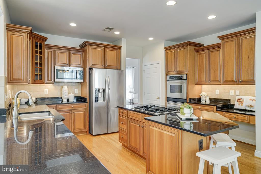 8043 WINSTEAD MANOR LANE