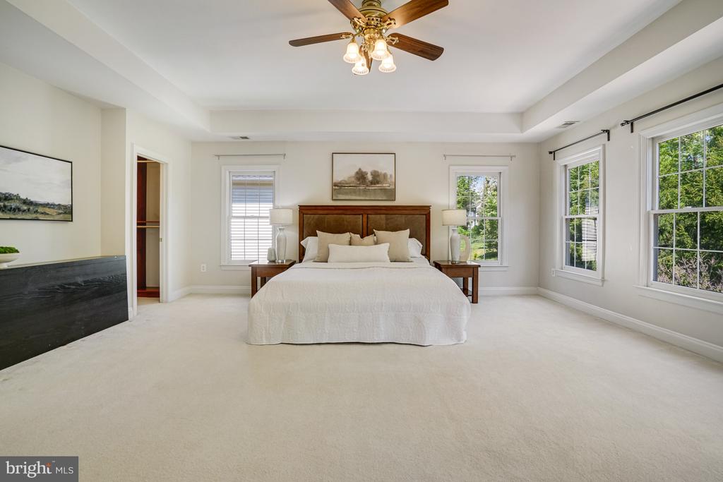 8043 WINSTEAD MANOR LANE
