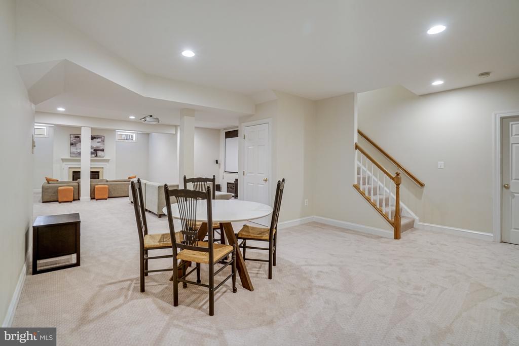 8043 WINSTEAD MANOR LANE