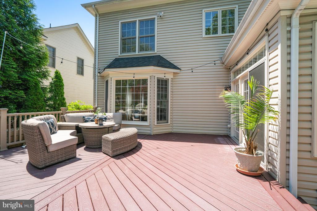 8043 WINSTEAD MANOR LANE