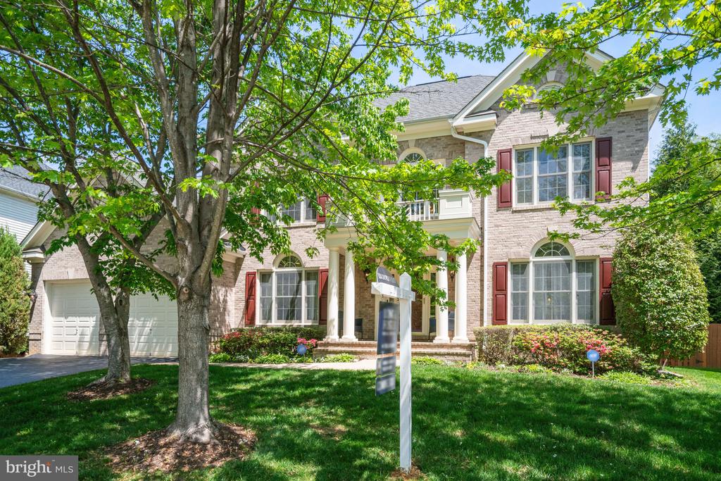8043 WINSTEAD MANOR LANE