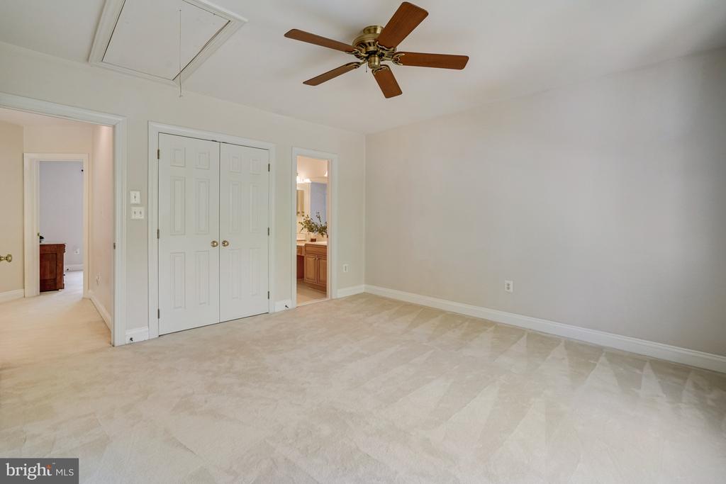 8043 WINSTEAD MANOR LANE