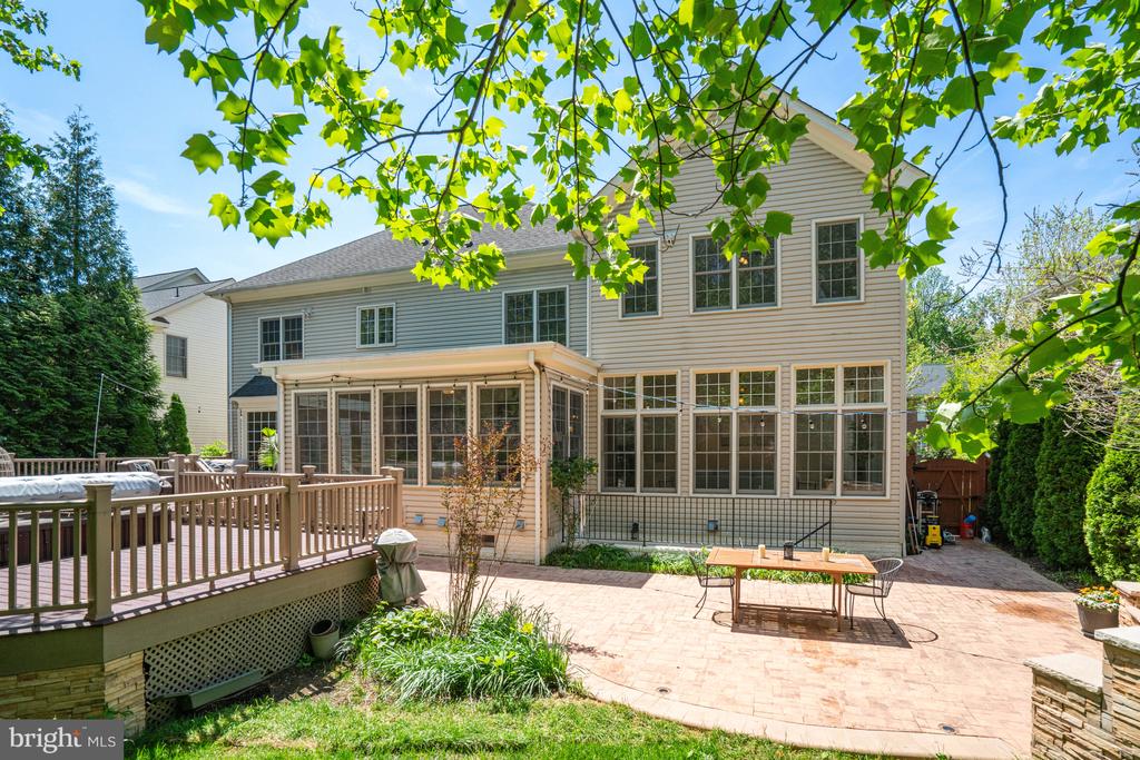 8043 WINSTEAD MANOR LANE